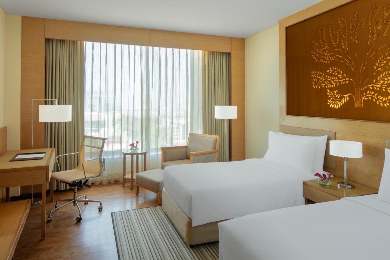Radisson Blu Hotel New Delhi Dwarka Esterno foto